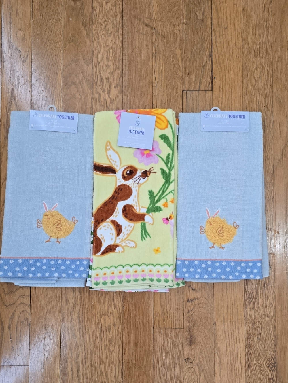 CELEBRATE TOGETHER BRAND SPRING & EASTER KITCHEN HAND TOWELS BUNDLE OF 4 TOWELS